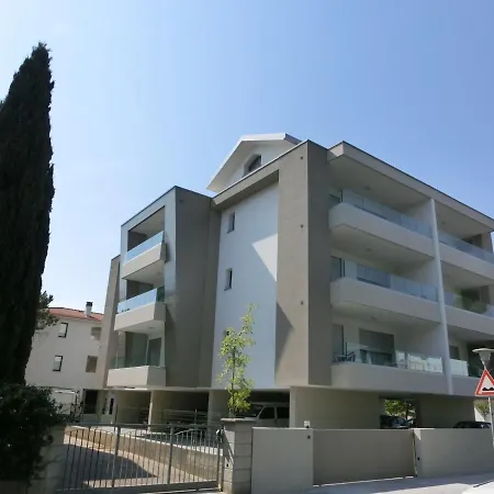 In 34317 Apartment *
